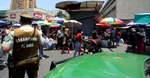 Corte de ordena a Municipalidad de Santiago a fiscalizar y sancionar el comercio ambulante en el barrio Meiggs