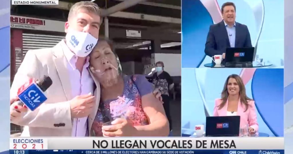 El llamativo halago que recibió Eduardo Sáez en local de votaciones: “Pu… que es bueno usted”