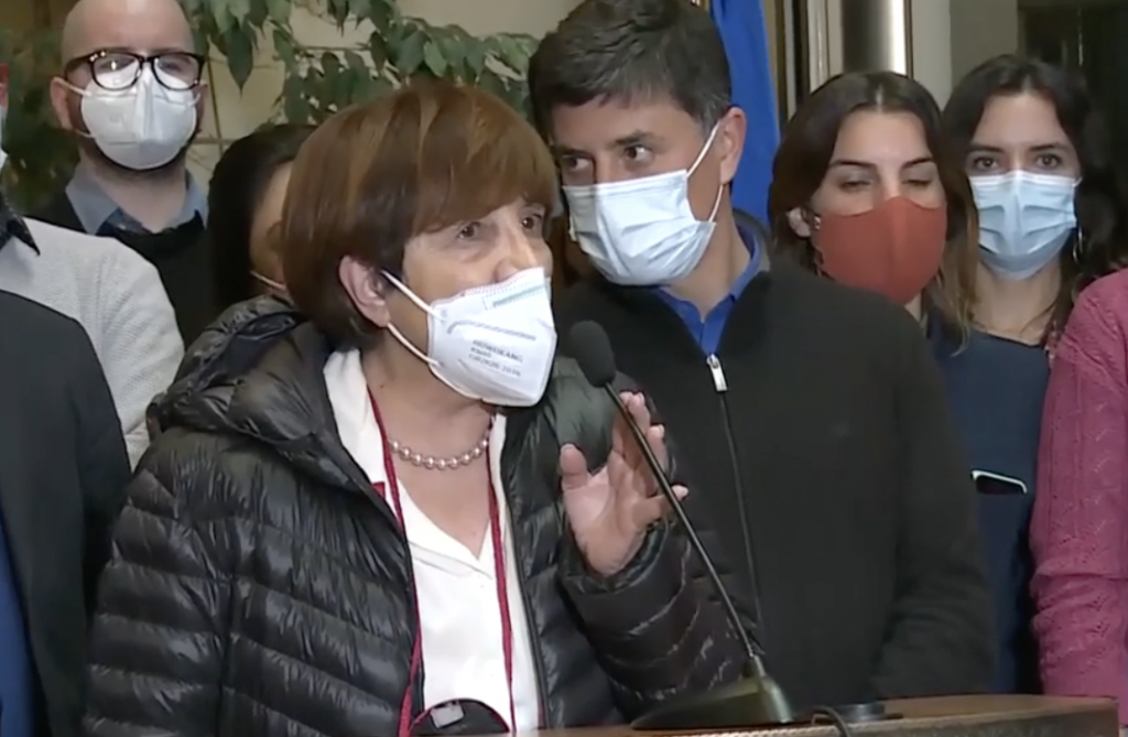 Diputada Hertz acusa una “conducta policial” de Seremi de Salud tras “persecución” a Sabag