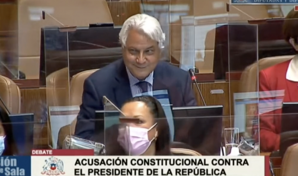 ¿A leer de nuevo las 1.300 páginas?: El detalle que interrumpe la polémica intervención del diputado Naranjo