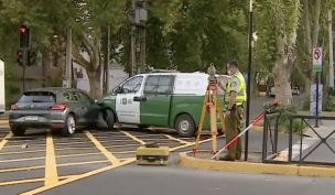 Conductor en estado de ebriedad choca dos vehículos policiales en Providencia