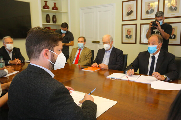 Juan Sutil tras reunión con Gabriel Boric: “El programa que está vigente no se condice con las preocupaciones del desarrollo y crecimiento que el país requiere”