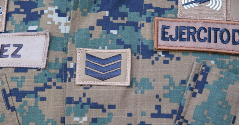 Ejército evacua a madre con recién nacido y su familia desde zona aislada por el sistema frontal en Canela