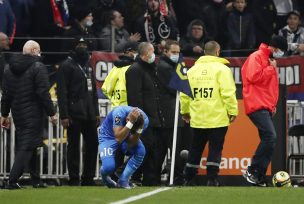 [Video] Nuevo bochorno en Francia: duelo entre Lyon y Marsella es suspendido por un botellazo