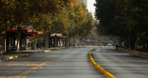 Se activan desvíos en eje Alameda para el tránsito vehicular por marcha contra la violencia a la mujer