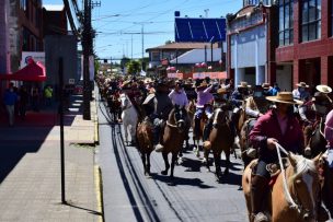 Masiva marcha en defensa de las tradiciones chilenas en Los Ángeles