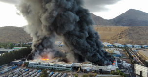 Clases suspendidas en Quilicura, Renca y Conchalí por mega incendio: Autoridades recomiendan no realizar actividad física