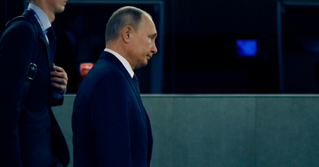 Vladimir Putin abordó “crisis diplomática” con el director de la CIA de Estados Unidos