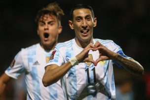 Argentina supera a un Uruguay que agudiza su crisis en las Eliminatorias