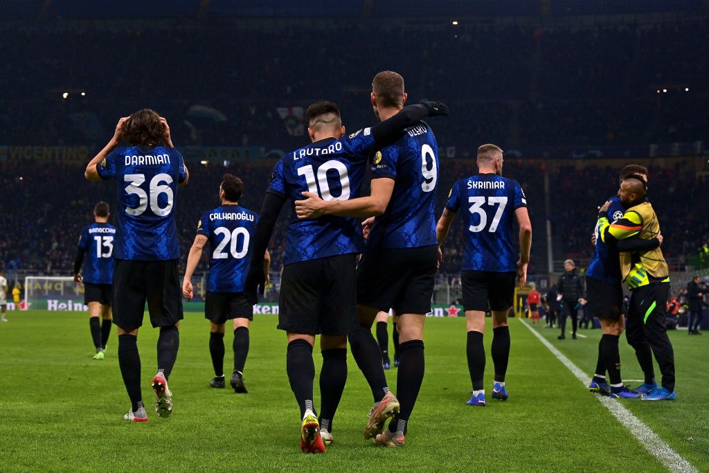 Vidal y el Inter se encaminan a los octavos de final de Champions