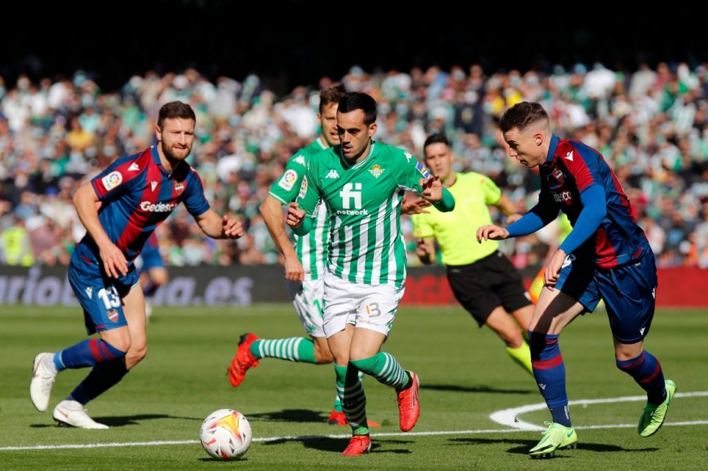 El Betis de Pellegrini vence al Levante y continúa en racha ganadora