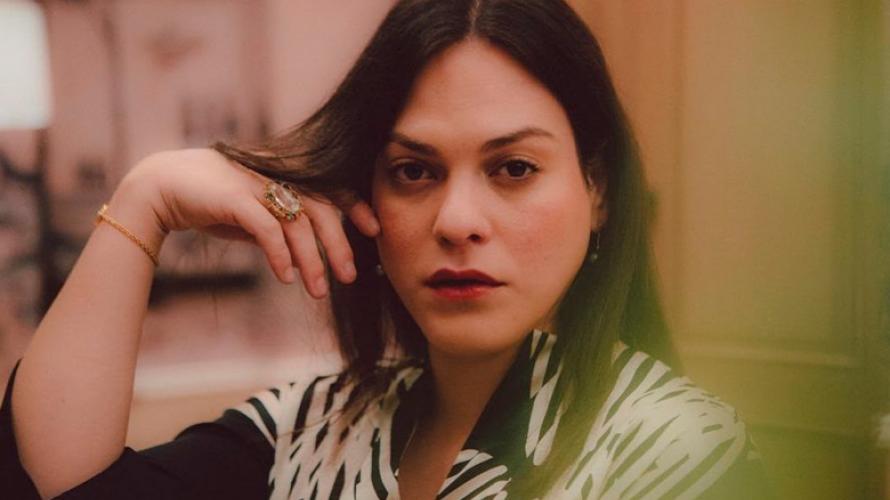 Daniela Vega regresó a Chile para votar y recibió especial regalo de su padre: “Hoy me sorprende nuevamente”