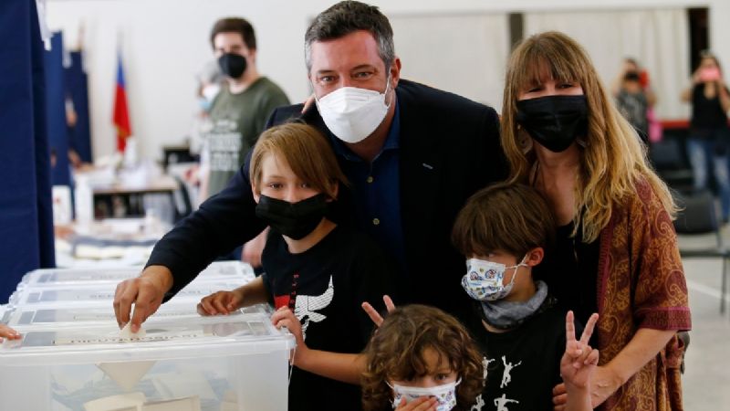 Sebastián Sichel tras emitir su voto: “Se necesita un Presidente con el coraje para enfrentar la delincuencia”