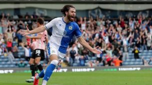 [Video] Nadie lo detiene: Ben Brereton vuelve a anotar y alarga su racha goleadora en el Blackburn Rovers