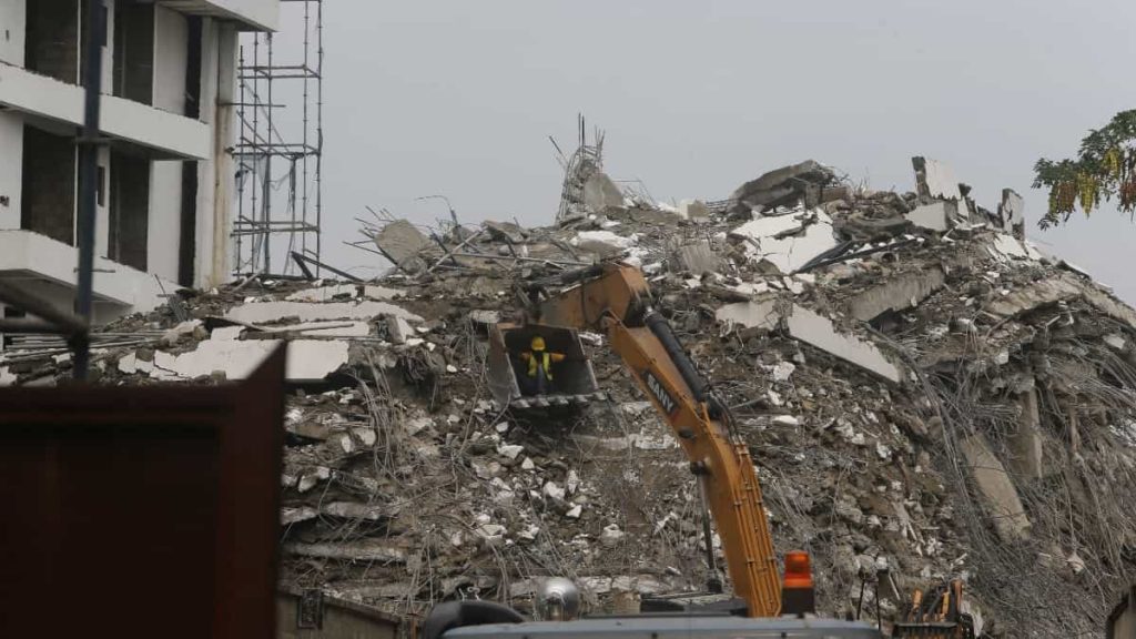 19 muertos en Nigeria tras derrumbe de edificio en construcción: Al menos 50 personas siguen atrapadas