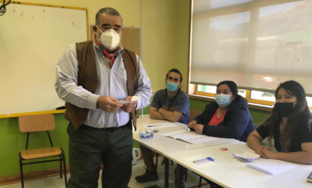 Andrónico Luksic tras votar en Villa O’Higgins: “Enfrentamos una elección fundamental para el futuro del país”