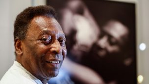 Pelé fue dado de alta y pasará las fiestas con su familia