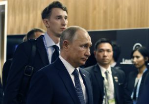 Putin ofrece a Sudáfrica la ayuda de Rusia contra la variante ómicron