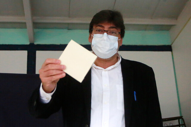 Daniel Jadue: “Si nos llegan a robar un voto por mesa, es probable que den vuelta una elección”