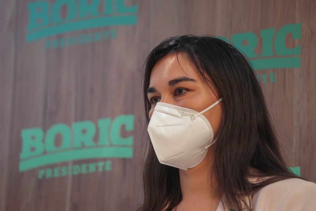 Izkia Siches por figura del PC en campaña de Boric: “No pretenden que el gobierno de Gabriel sea comunista”