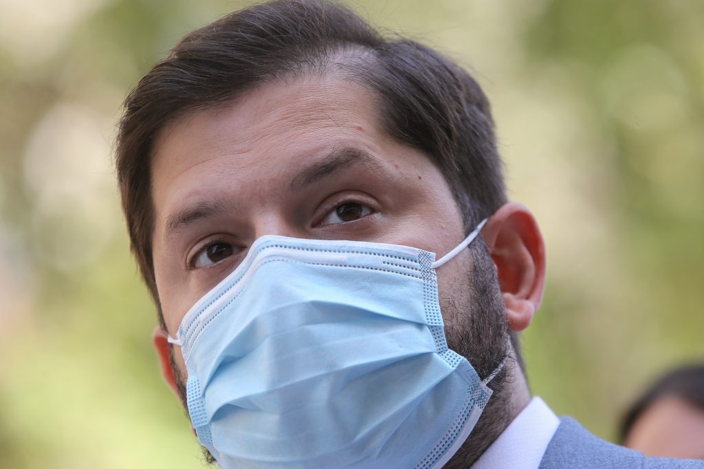 Boric por acciones legales anunciadas contra Kast: “Lo vamos a ver después de la elección”