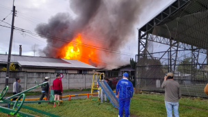 Un adulto y dos menores de edad fallecieron en incendio ocurrido en Puerto Varas