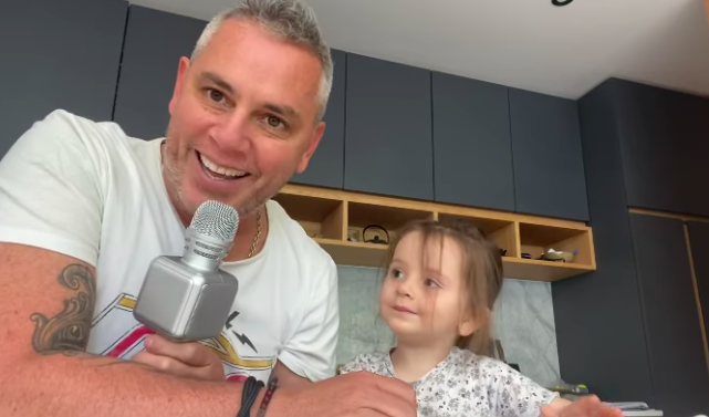 “Me cambiaron la vida”: José Miguel Viñuela le dedica conmovedor mensaje a sus pequeñas hijas