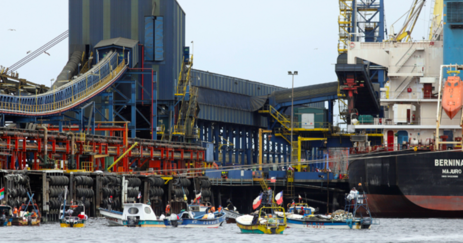 Enap comunica que llegó a “un acuerdo satisfactorio” con pescadores de la Bahía de Quintero