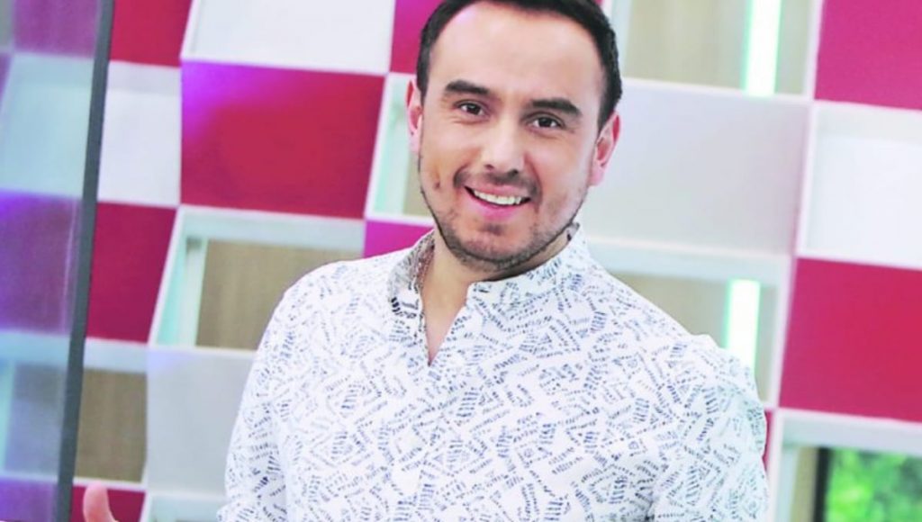 César Campos se sumó a campaña y ofreció su auto para llevar gente a votar: “Apoya esta elección”