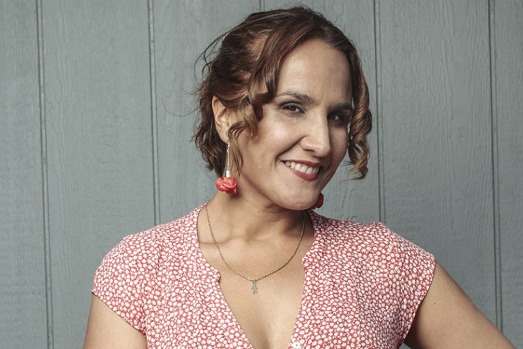 “Es como una escenografía”: Claudia Pérez mostró el original bar que construyó en su casa