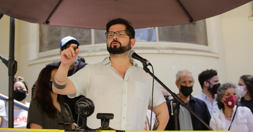 Boric critica a Kast por caso de Parisi y su deuda de pensión alimenticia: “No puede tener doble estándar”