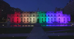 La Moneda se ilumina por aprobación de la ley de Matrimonio Igualitario