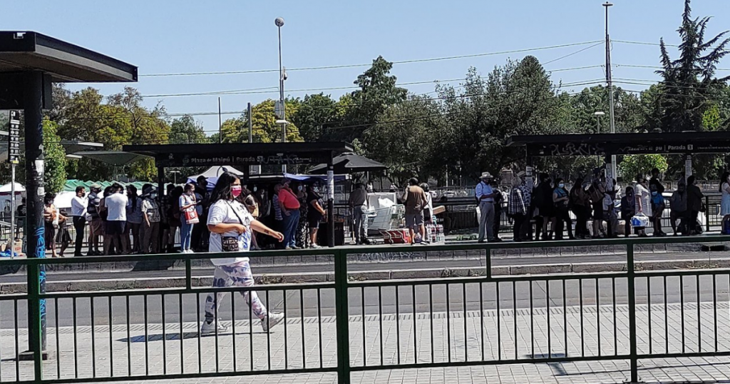 Alcalde de Maipú reporta “reclamos y paraderos llenos de personas”: Pide a ministra Hutt que “revise la situación”