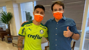 Ya viste de verde: Valber Huerta posa con la camiseta de Palmeiras