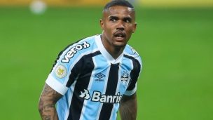 La curiosa polémica entre Douglas Costa y Gremio en la previa del partido por la salvación