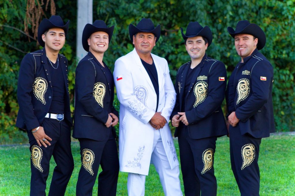Los Charros de Lumaco acusa a Kast de ser cómplice de músicos impostores durante su campaña