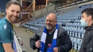 [Video] El gracioso diálogo de Ben Brereton con un hincha chileno en el estadio del Blackburn