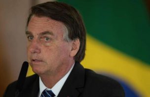 Corte Suprema investigará a Bolsonaro por vincular vacuna anticovid con sida