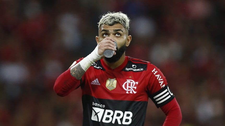 Gabigol responde a sus críticos: “Las vacaciones son el momento para hacerse mierda”