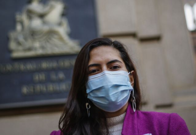 “Me buscaba por redes sociales, lo bloqueaba… Luego recurrió a mi mamá”: Alcaldesa de Quinta Normal denunció a hombre que la acosa