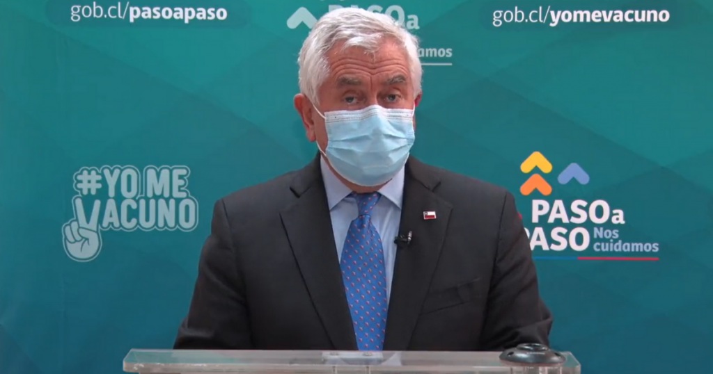 Ministro Paris llama a recibir dosis de refuerzo: Desde el 1 de enero Pase de Movilidad puede ser inhabilitado