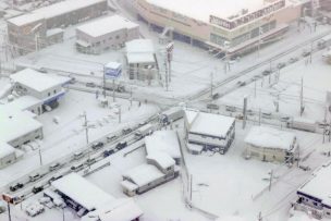 Fuerte nevazón deja más de 3.200 hogares sin electricidad en Japón y provoca colapso en el transporte