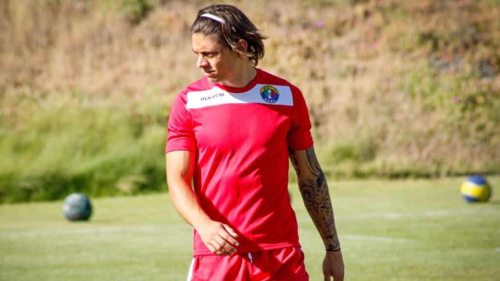 Podría dar el salto: Racing evalúa fichar a Joaquín Montecinos