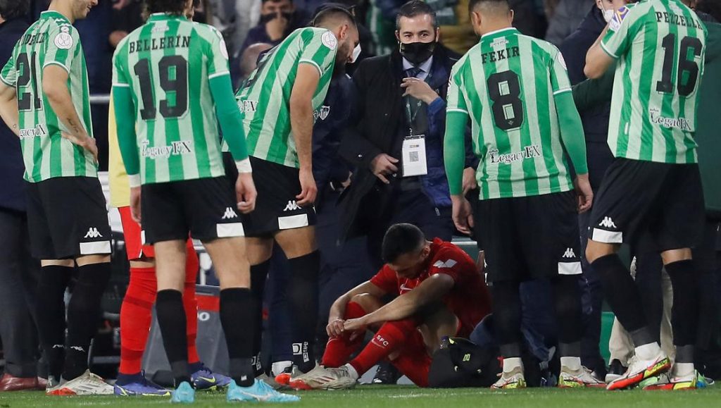 “Joan Jordan, me muero”: el polémico cántico de hinchas y representantes del Betis contra el jugador del Sevilla