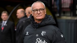 Sierralta se queda sin DT: el Watford despiede a Ranieri a tres meses de su llegada