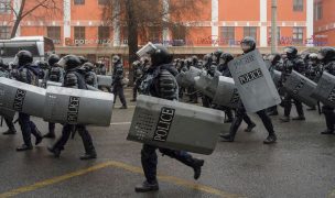 Presidente de Kazajistán ordena disparar a matar a manifestantes