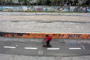 Encuentran a persona fallecida en la ribera del río Mapocho