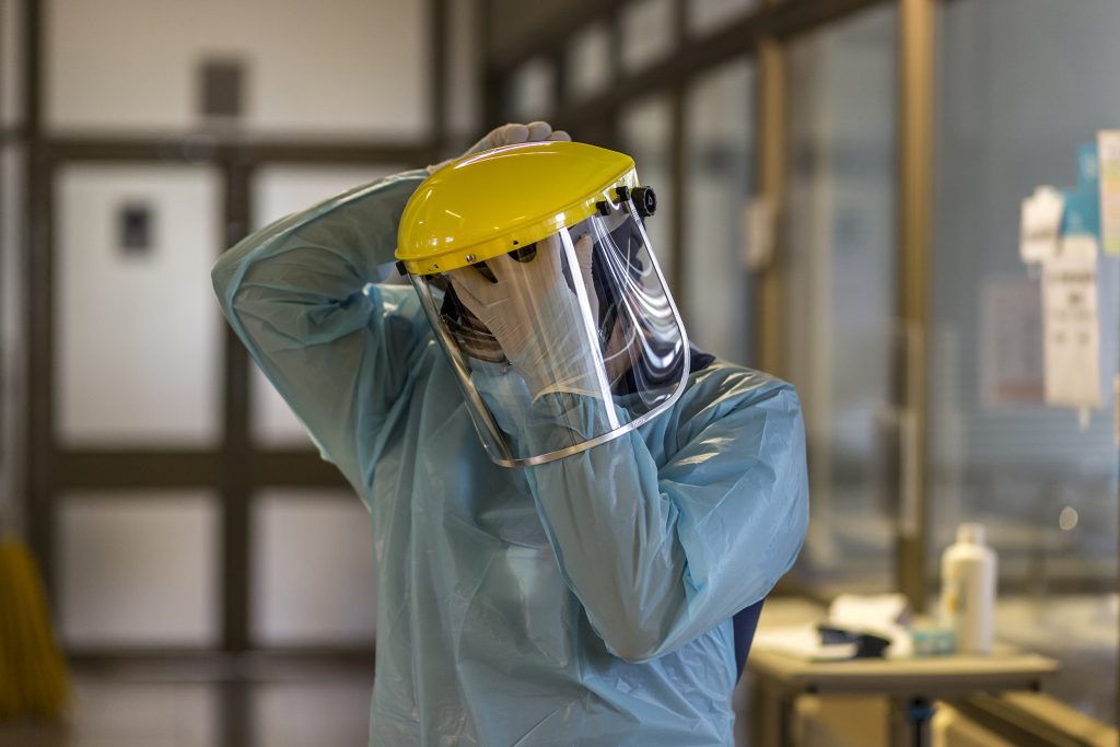Irlanda pagará 1.000 euros a los trabajadores sanitarios por labor en pandemia