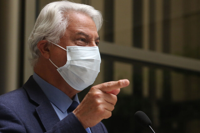 “Hemos acogido vuestra sugerencia”: Diputado Naranjo asegura que leerá públicamente el borrador de la nueva Constitución