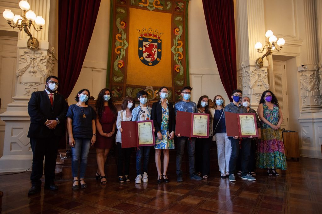 Municipio de Santiago premió a puntajes nacionales de la PDT en el Palacio Consistorial